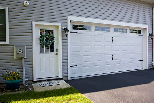 24/7 Emergency Garage Door Panel Replacement experts in Jenkins, KY